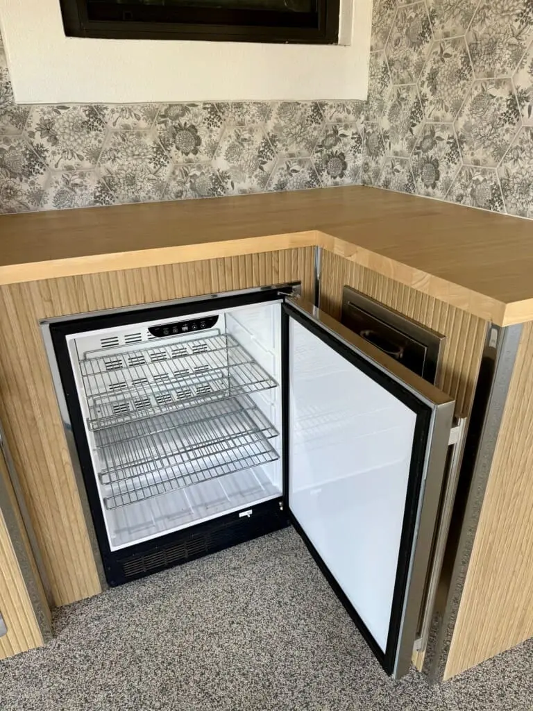 16c7c390681c41ed8cf0893029b8380c LargeOriginal.jpg