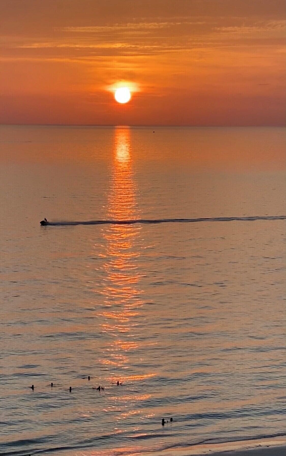 1c411c7c6f0d4951b714621a5c023d55.jpg