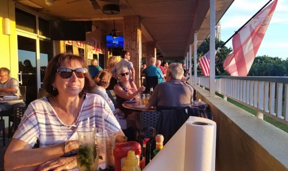 e4a31d4cdf304084b50dd8c4d71fa89d.jpg